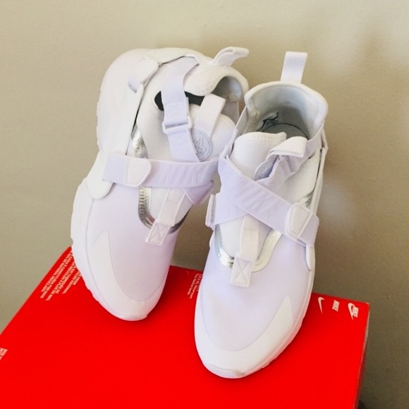 SOLD-NIKE HUARACHE CITY WOMEN'S SIZE 7.5 BRAND NEW - Picture 8 of 8